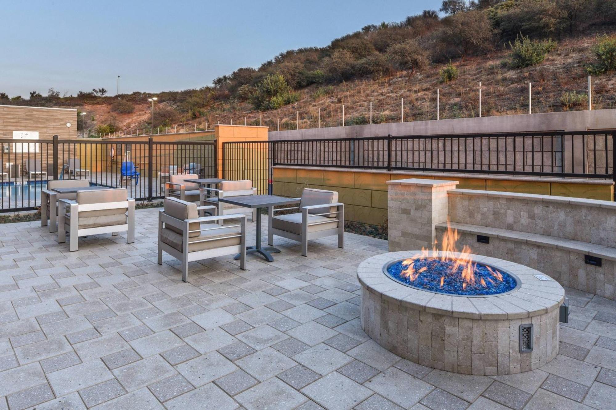 Fairfield Inn & Suites By Marriott Moorpark Ventura County מראה חיצוני תמונה